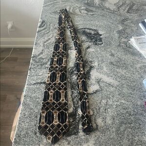 Elegant Black and Gold Tie